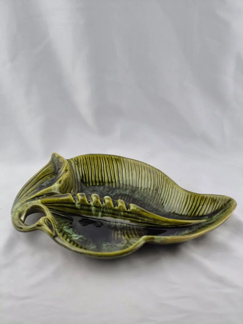 Vintage California Pottery USA Leaf Shape Green Ashtray Drip Glaze